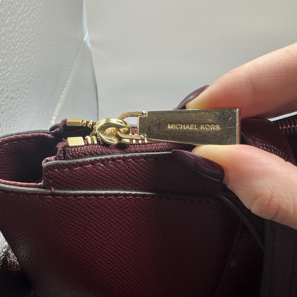 Michael Kors Jet Set Travel Leather Tote Lrg Shoulder Bag Maroon Red MK Logo EUC - Picture 2 of 12